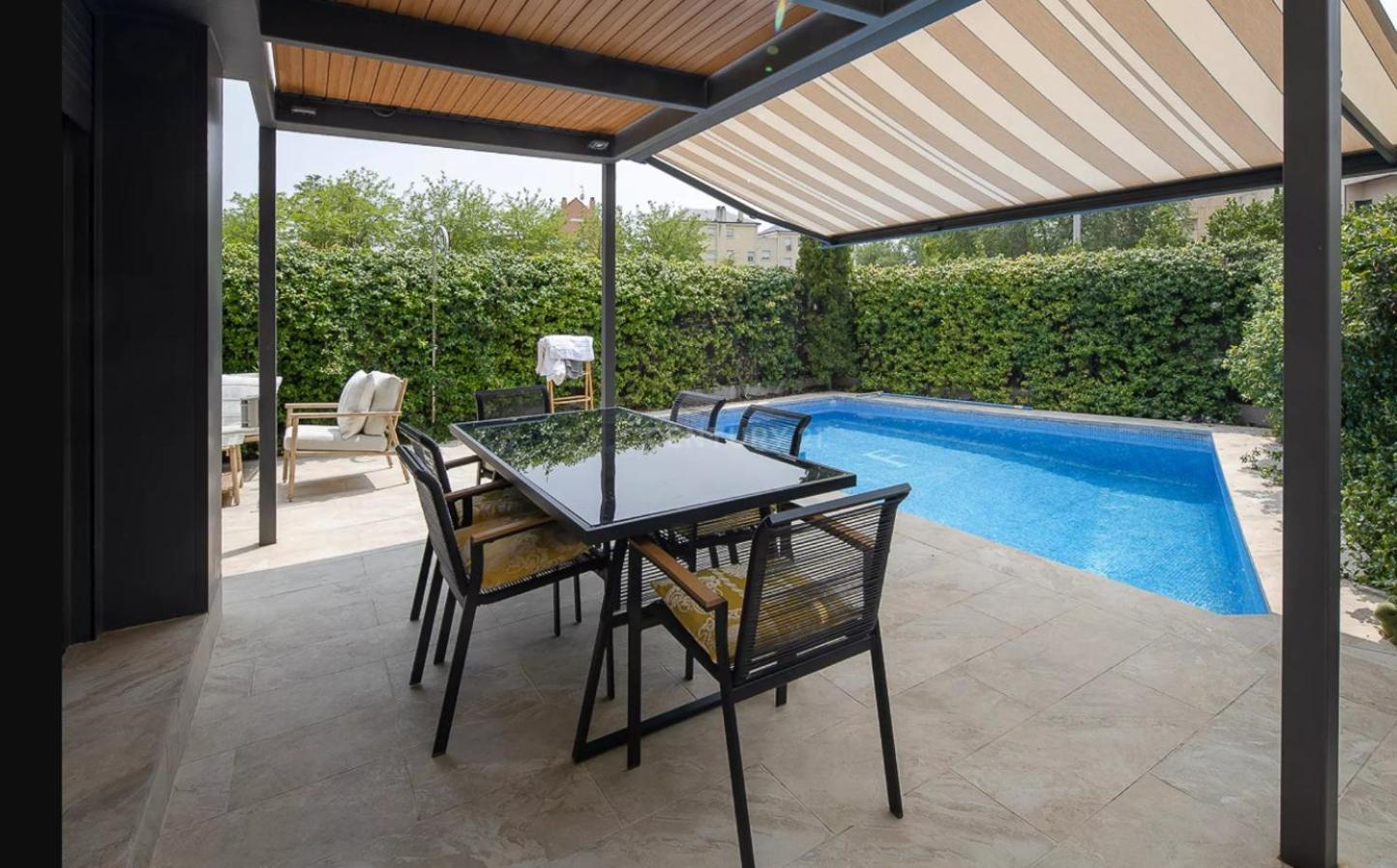 Space In The Villa With Poll Near Golf In Madri Exterior foto