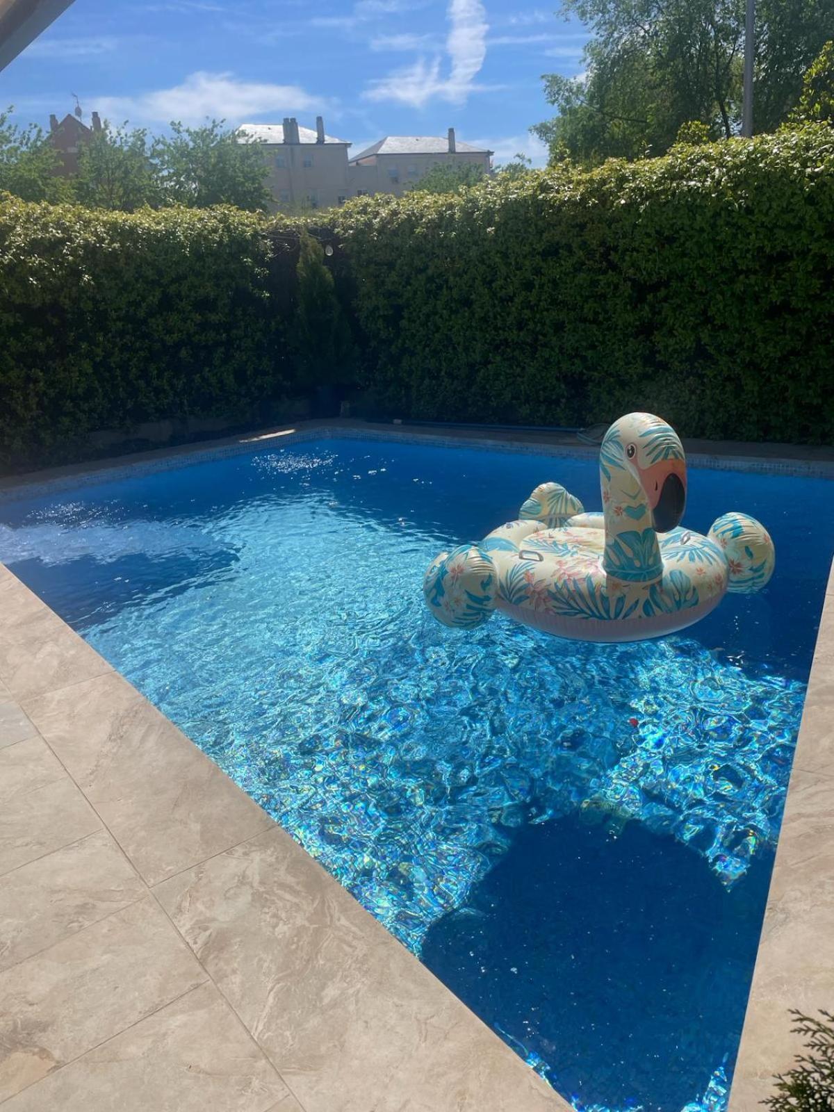 Space In The Villa With Poll Near Golf In Madri Exterior foto
